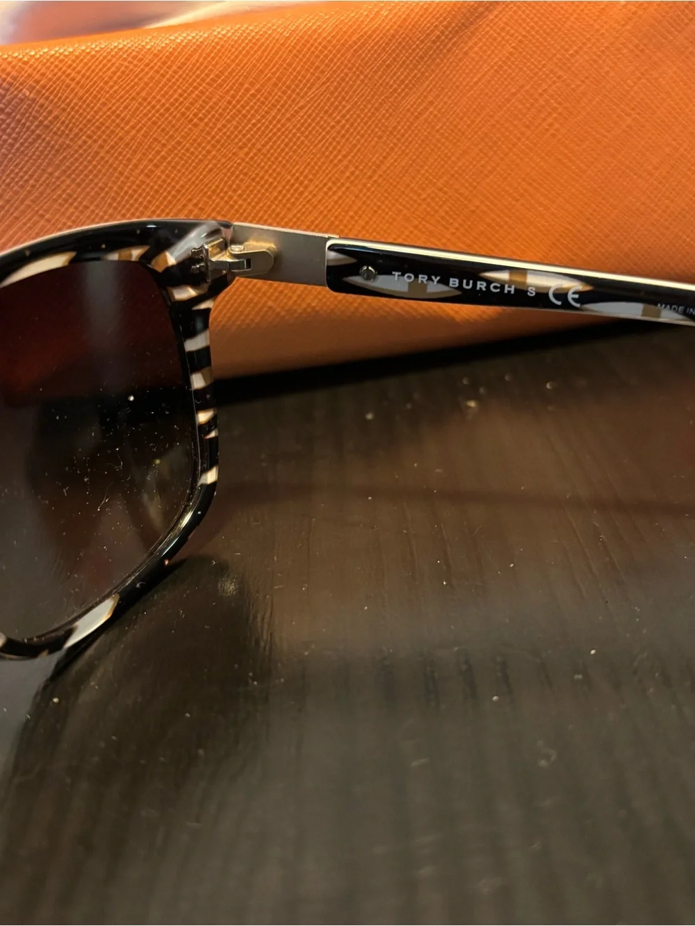 Tory Burch Classic Black Women's Sunglasses with Brown Gradient Lenses